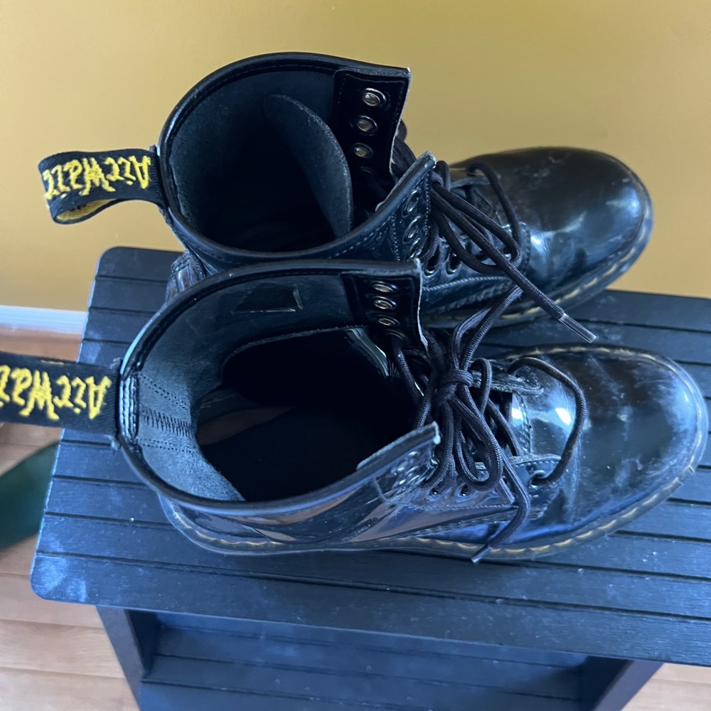 Doc Martens - Picture 2 of 4